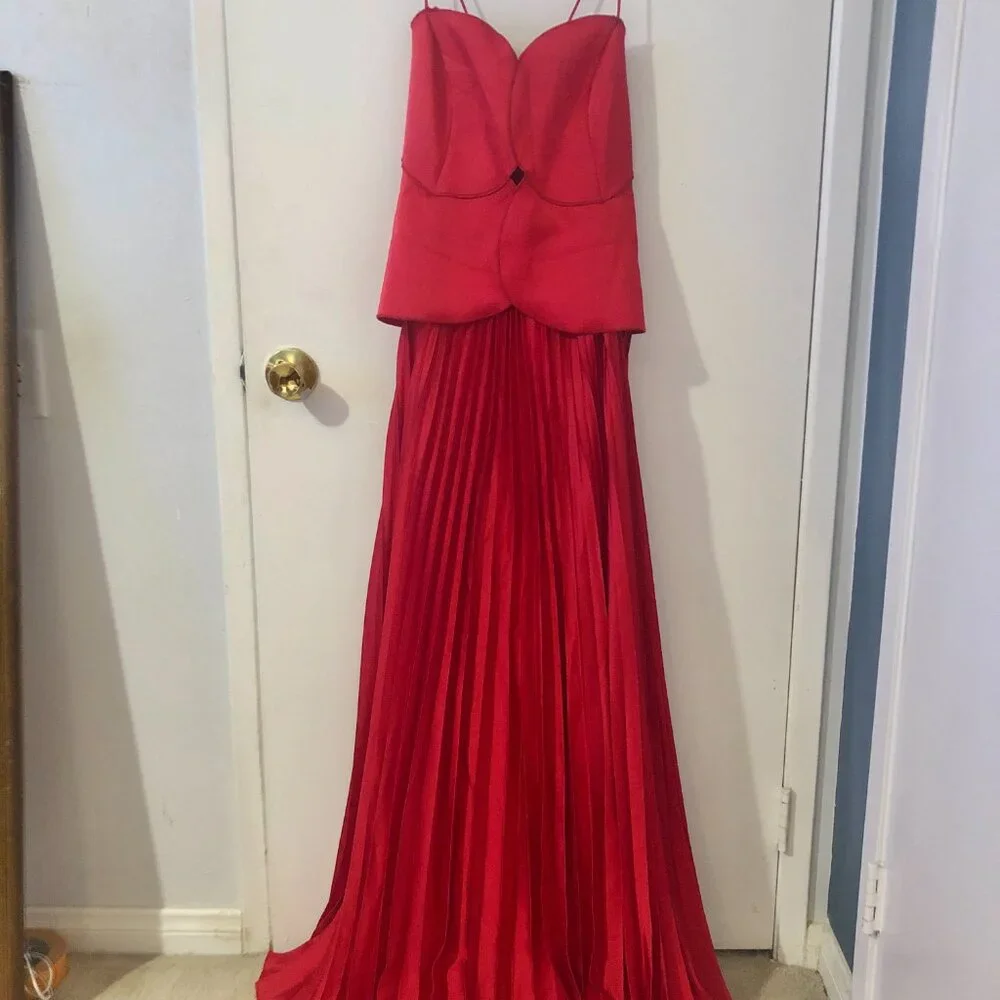 NWT Donnee Par Dieu Red Sleeveless Pleated Prom Lace Up Maxi Dress size L - Picture 2 of 12